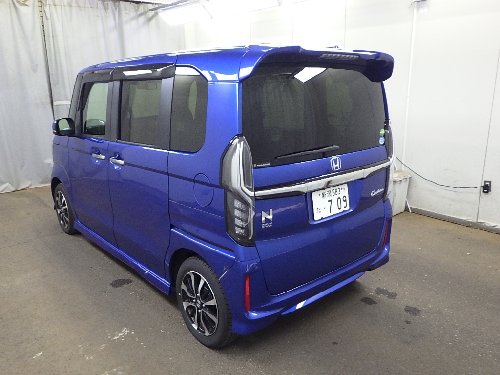 HONDA N-BOX