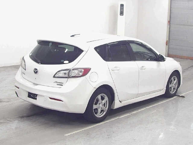 MAZDA AXELA