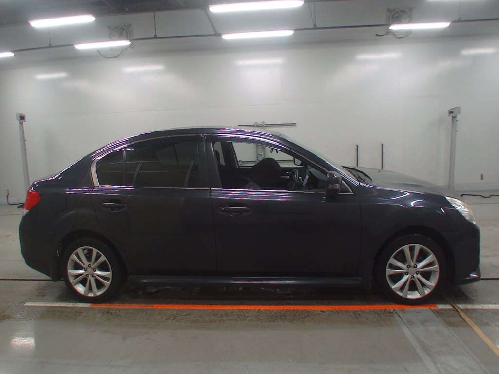 SUBARU LEGACY B4