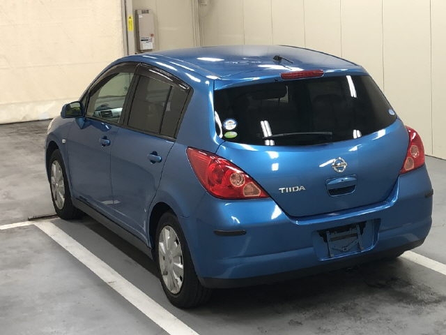 NISSAN TIIDA