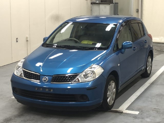 NISSAN TIIDA