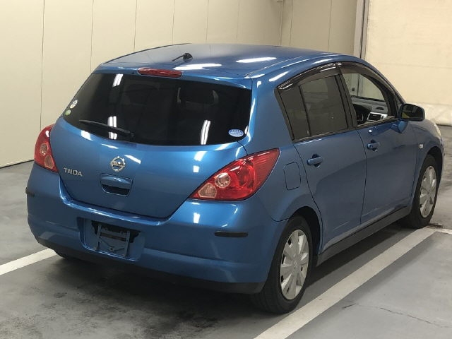 NISSAN TIIDA
