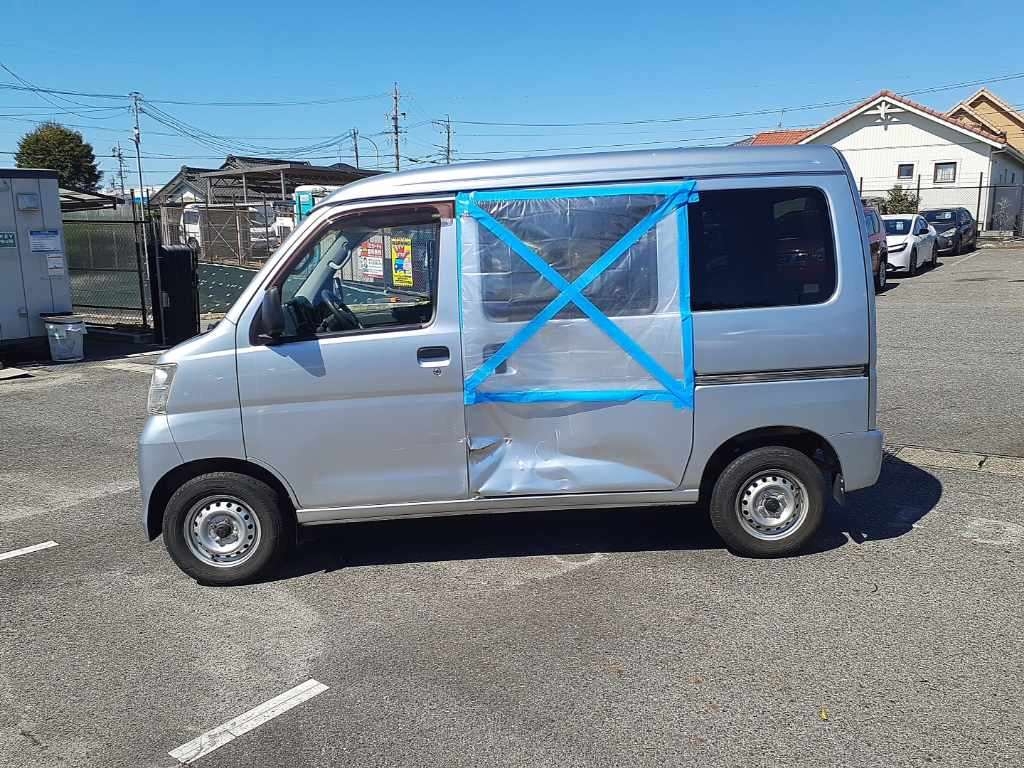 TOYOTA PIXIS VAN
