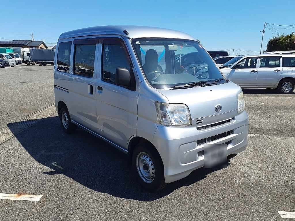 TOYOTA PIXIS VAN