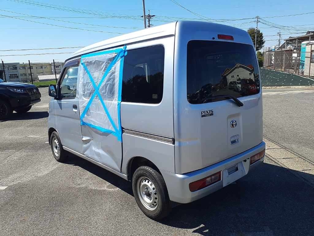 TOYOTA PIXIS VAN