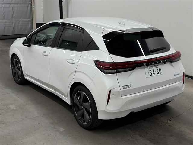 NISSAN AURA