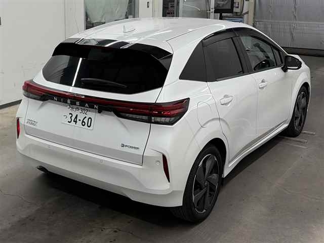 NISSAN AURA