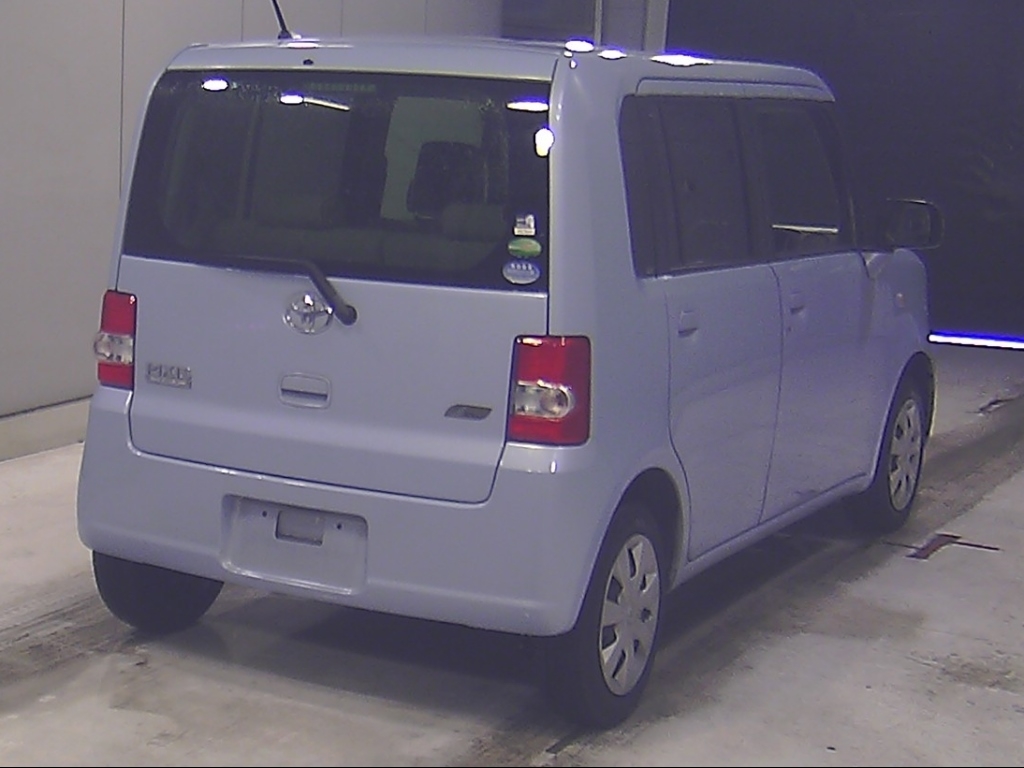 TOYOTA PIXIS SPACE
