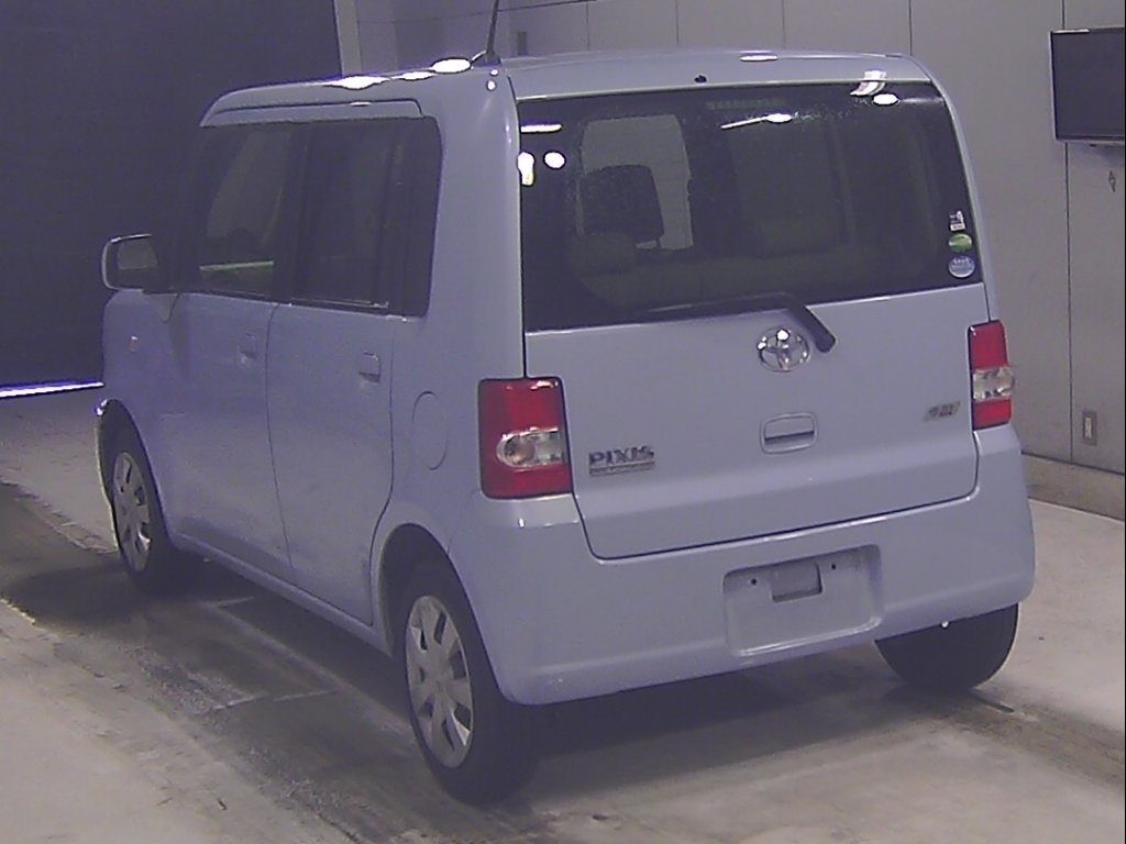 TOYOTA PIXIS SPACE