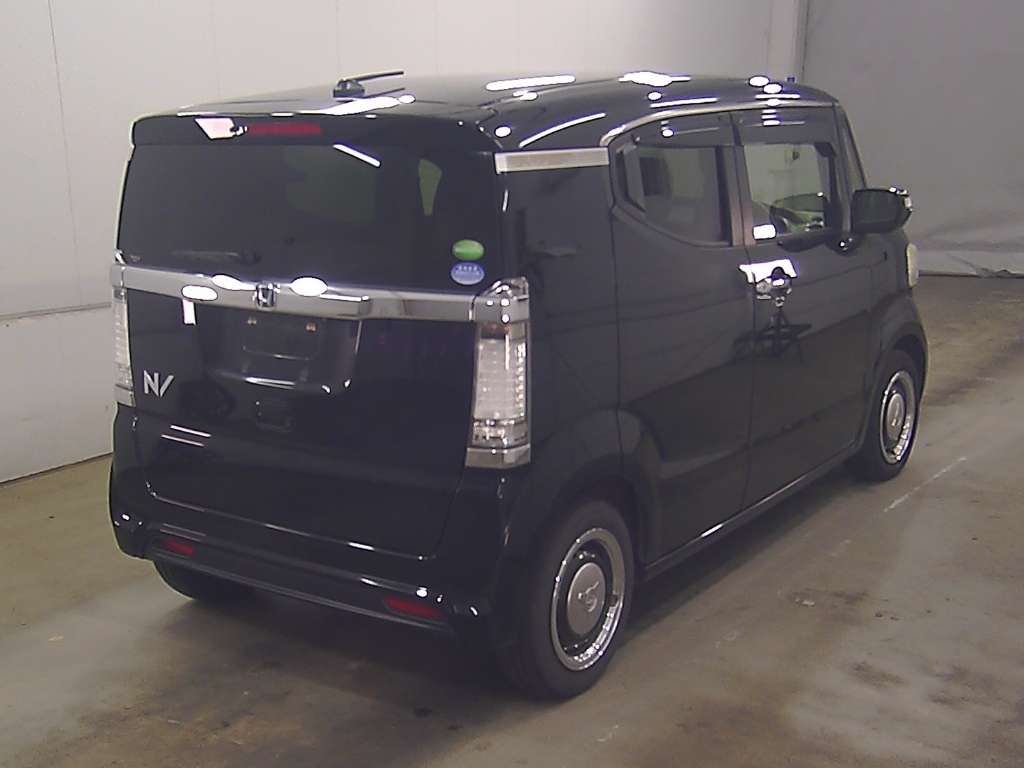 HONDA N-BOX SLASH