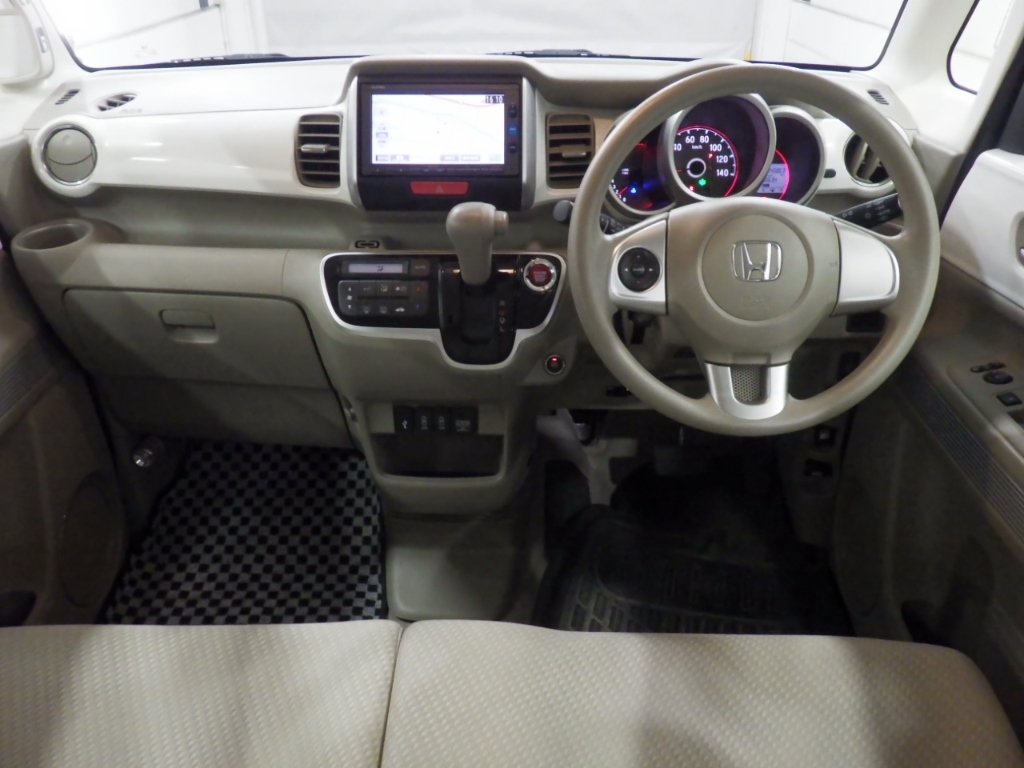HONDA N-BOX SLASH
