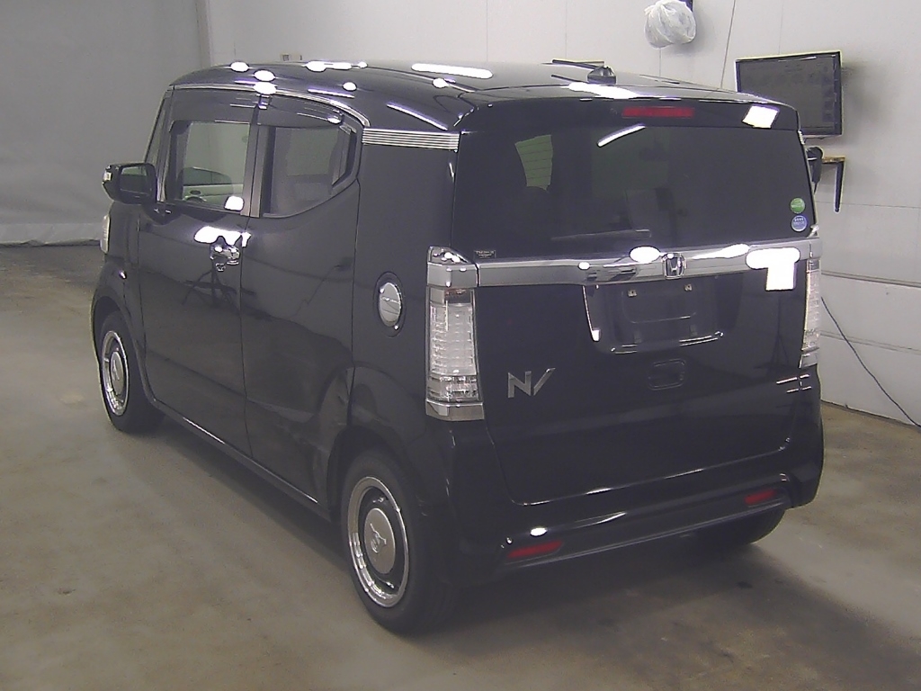 HONDA N-BOX SLASH