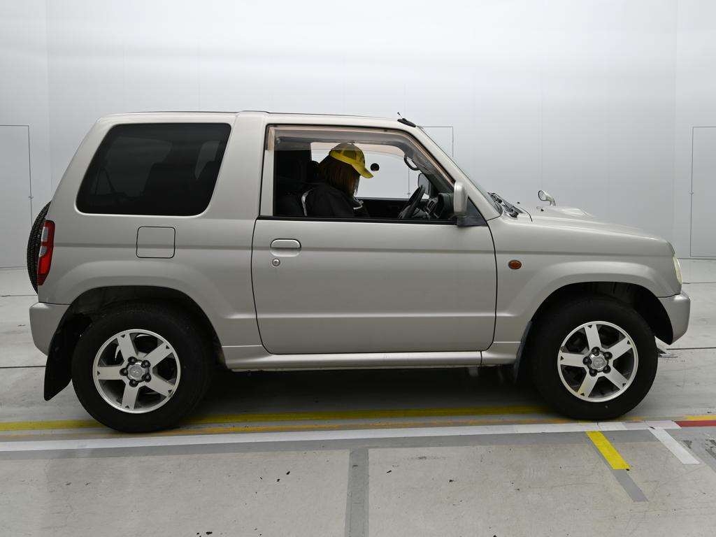 MITSUBISHI PAJERO MINI