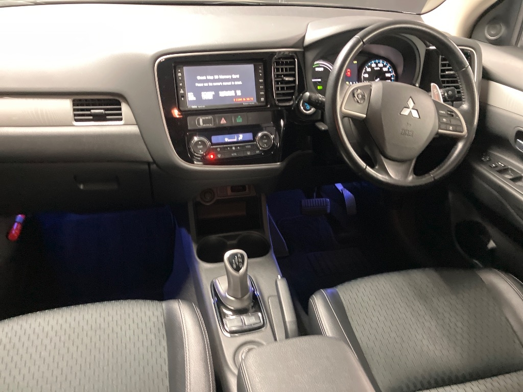 MITSUBISHI OUTLANDER