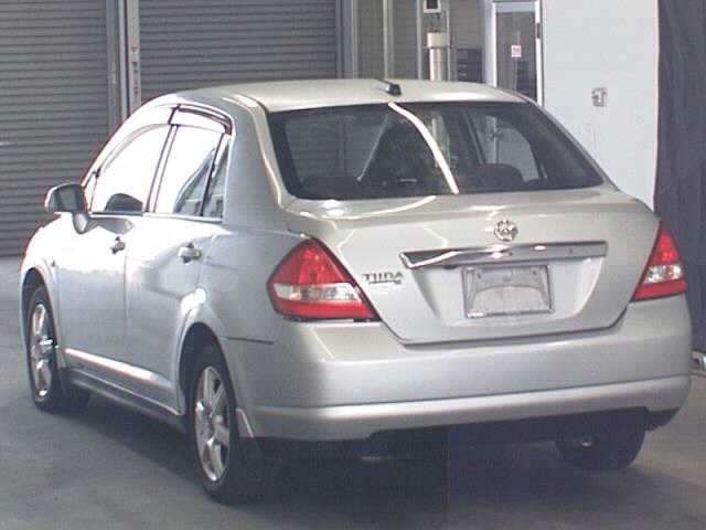 NISSAN TIIDA LATIO
