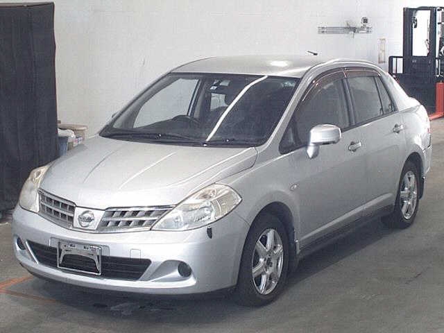 NISSAN TIIDA LATIO