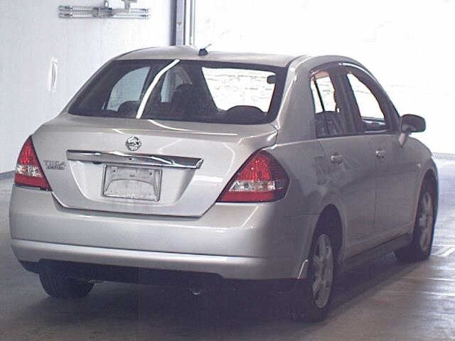 NISSAN TIIDA LATIO