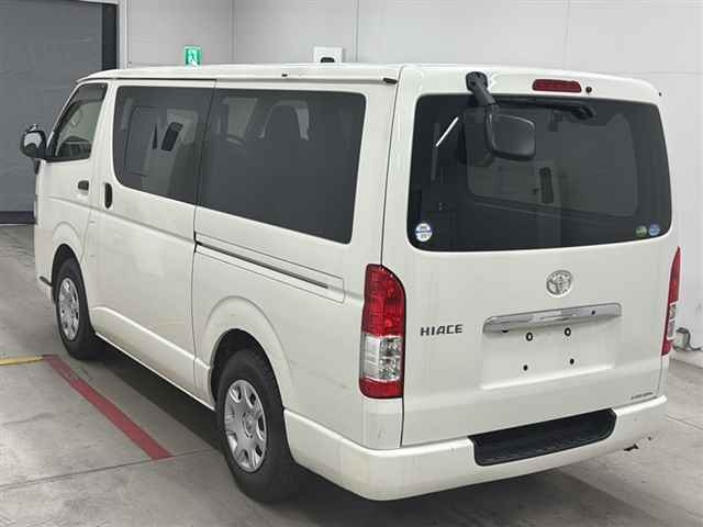 TOYOTA REGIUS ACE
