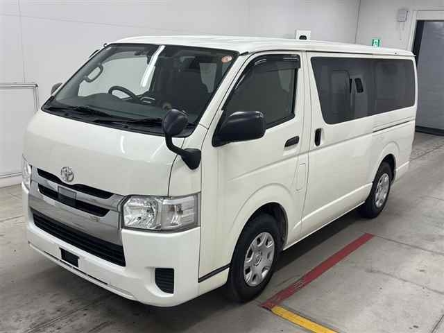 TOYOTA REGIUS ACE