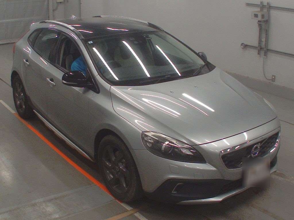 VOLVO V40