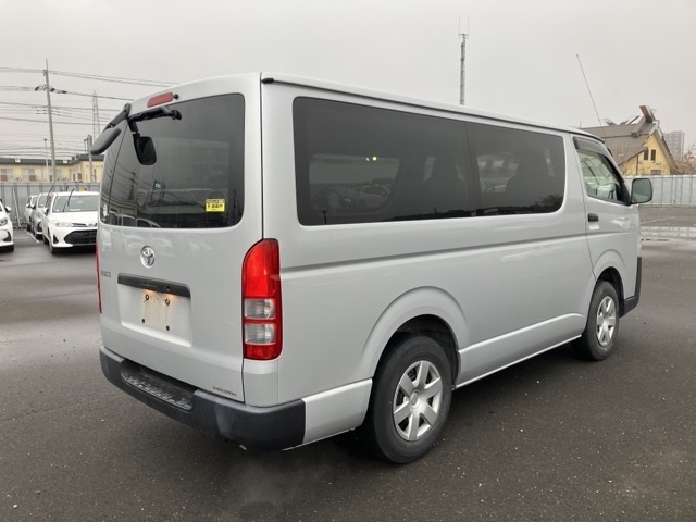 TOYOTA REGIUS ACE