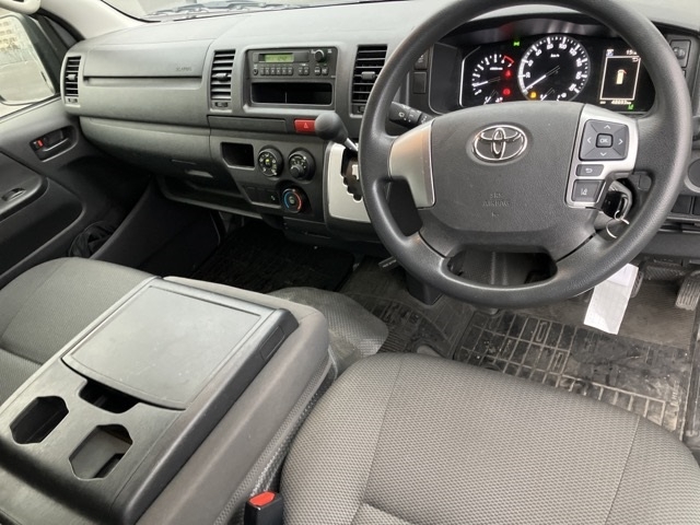 TOYOTA REGIUS ACE