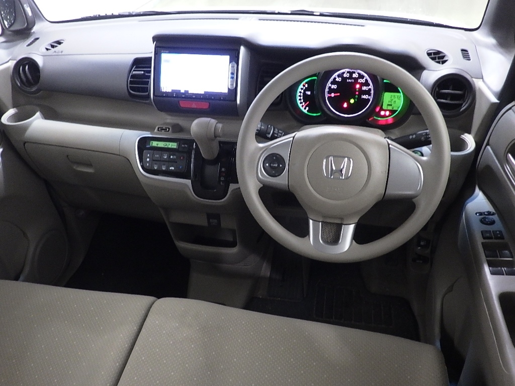 HONDA N-BOX