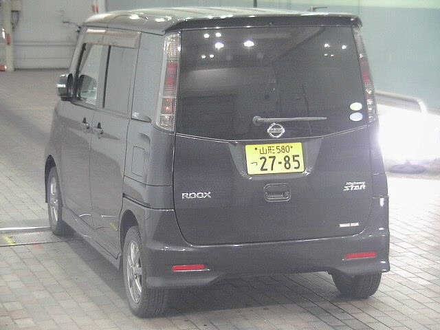 NISSAN ROOX