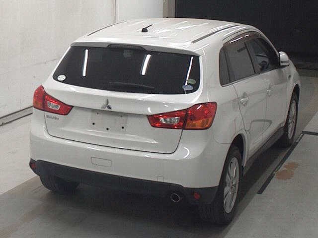 MITSUBISHI RVR