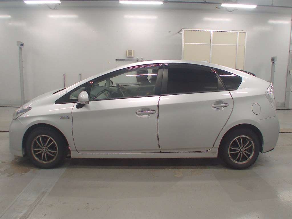TOYOTA PRIUS PHV