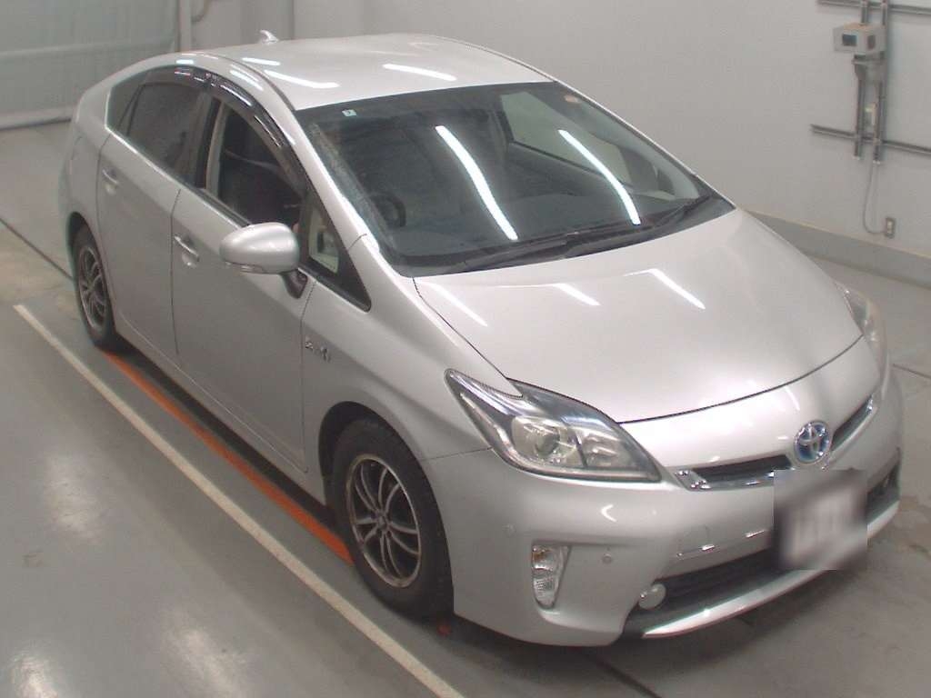 TOYOTA PRIUS PHV