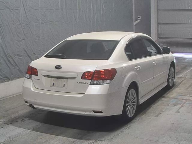 SUBARU LEGACY B4