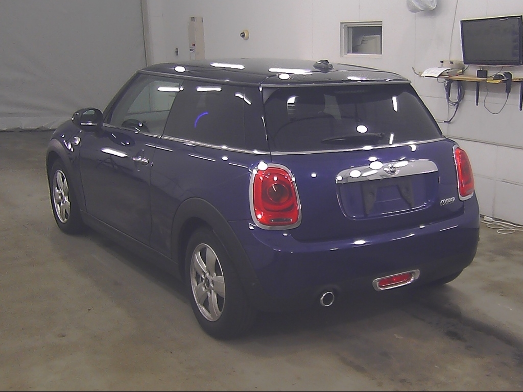 MINI HATCH
