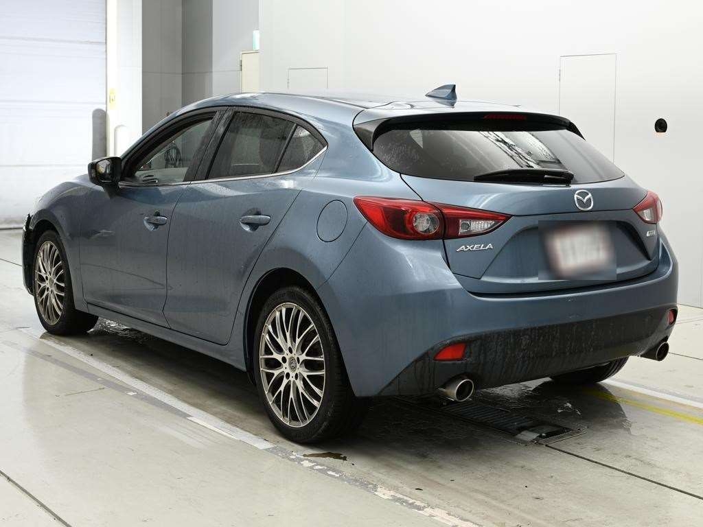 MAZDA AXELA