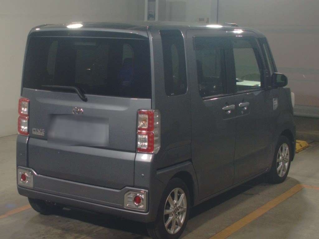 TOYOTA PIXIS MEGA
