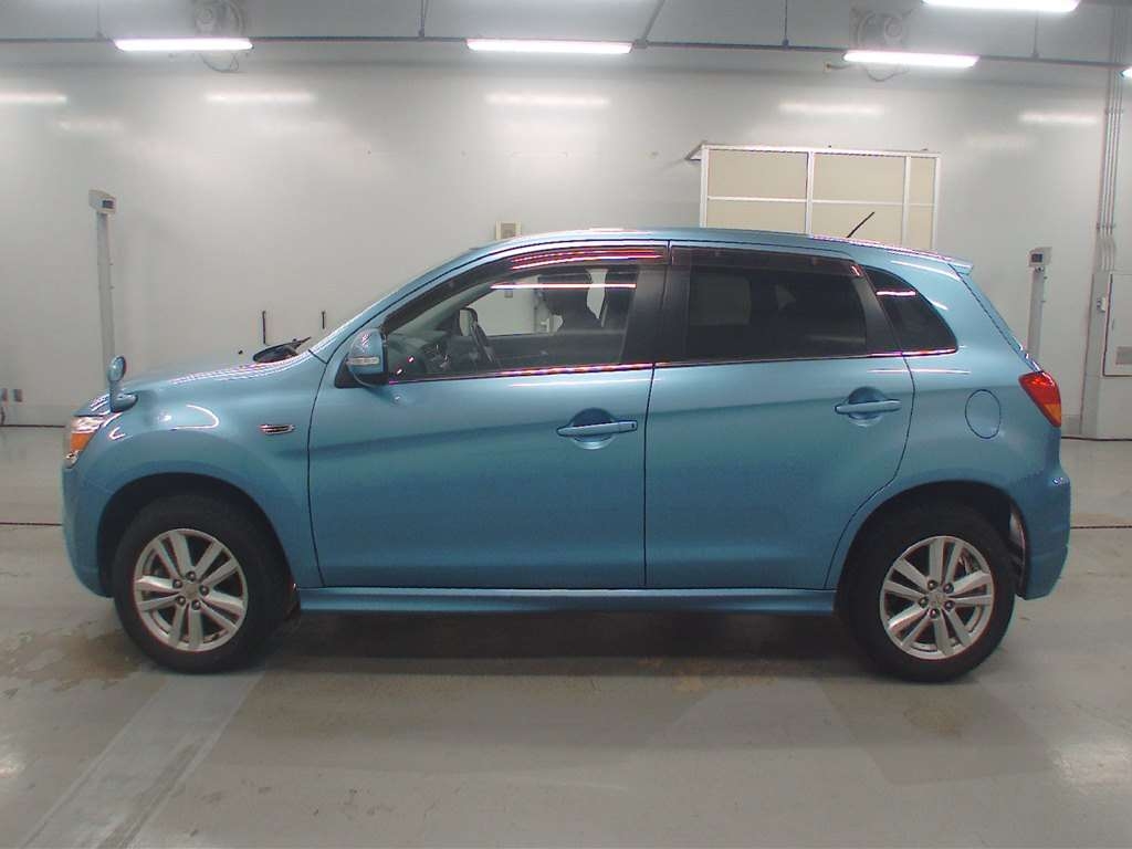 MITSUBISHI RVR
