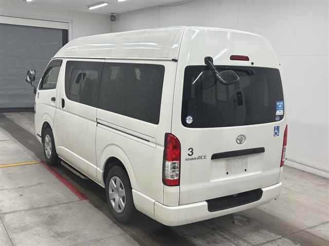 TOYOTA REGIUS ACE