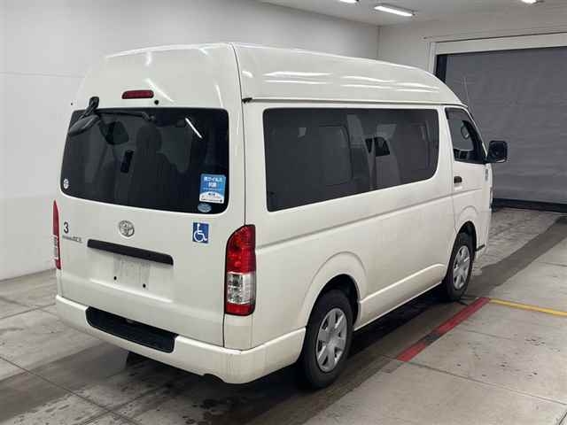 TOYOTA REGIUS ACE