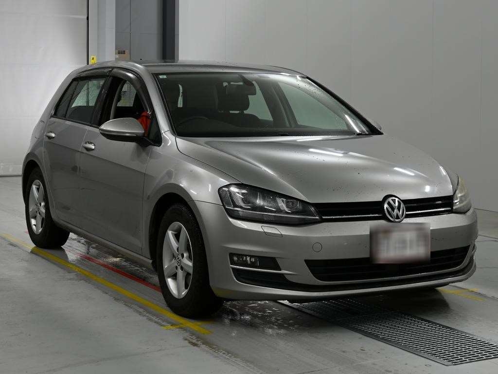 VOLKSWAGEN GOLF