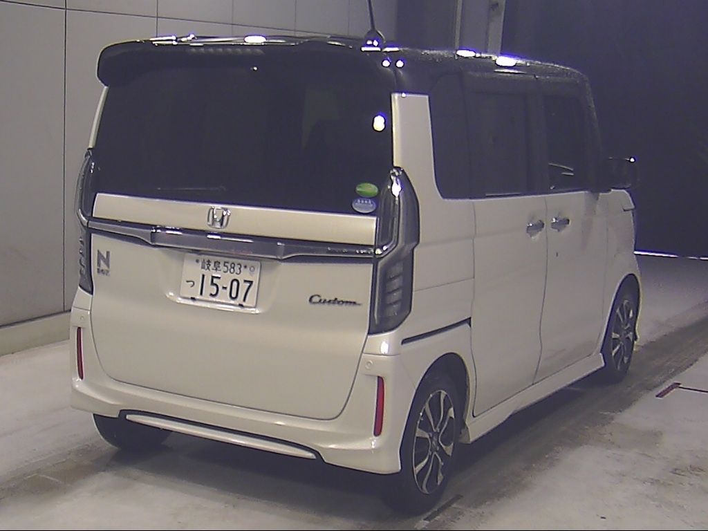 HONDA N-BOX