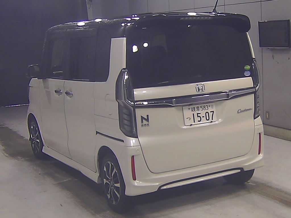 HONDA N-BOX