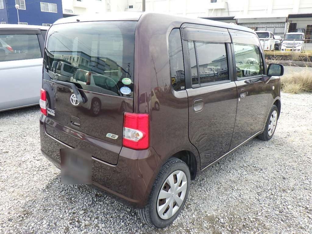 TOYOTA PIXIS SPACE