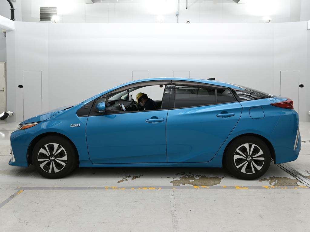 TOYOTA PRIUS PHV