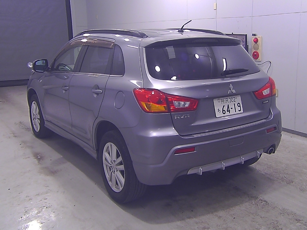 MITSUBISHI RVR