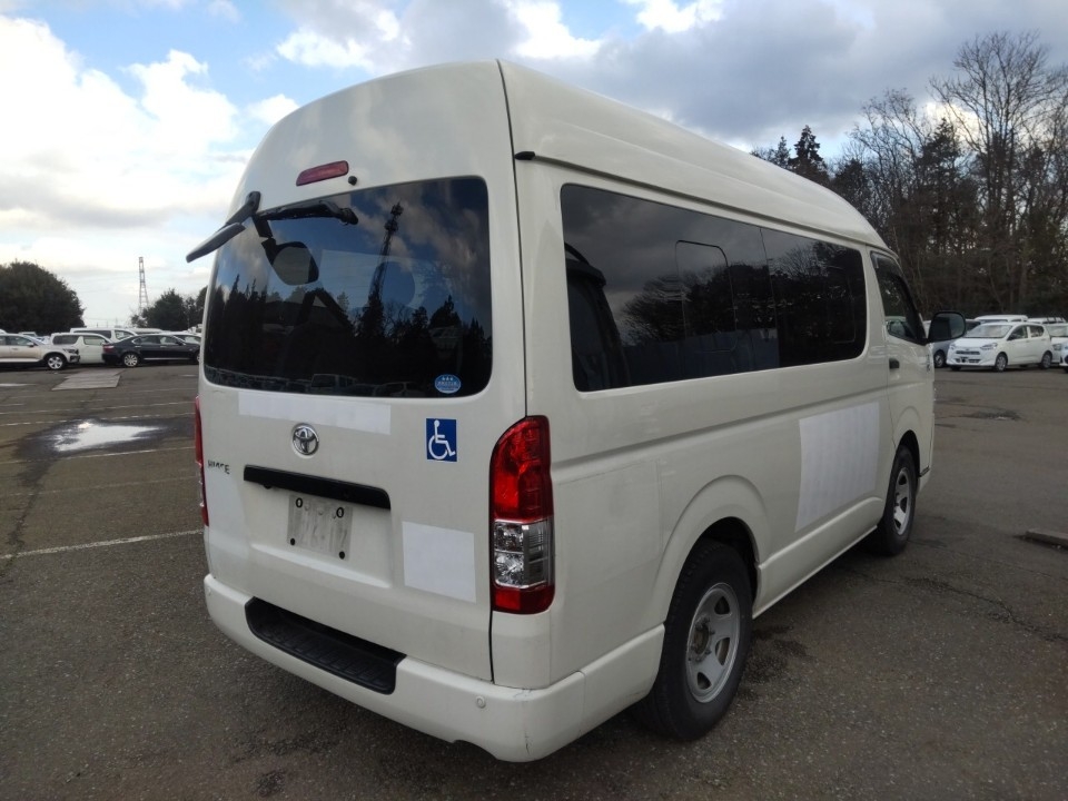 TOYOTA REGIUS ACE