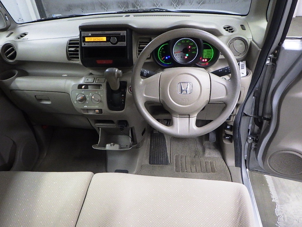 HONDA N-BOX+