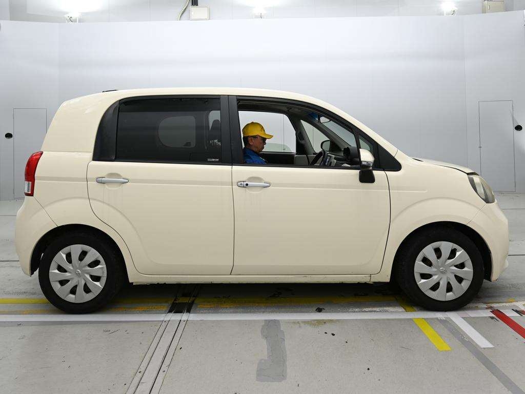 TOYOTA PORTE