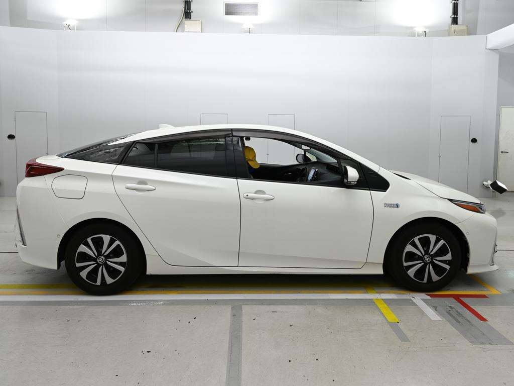 TOYOTA PRIUS PHV