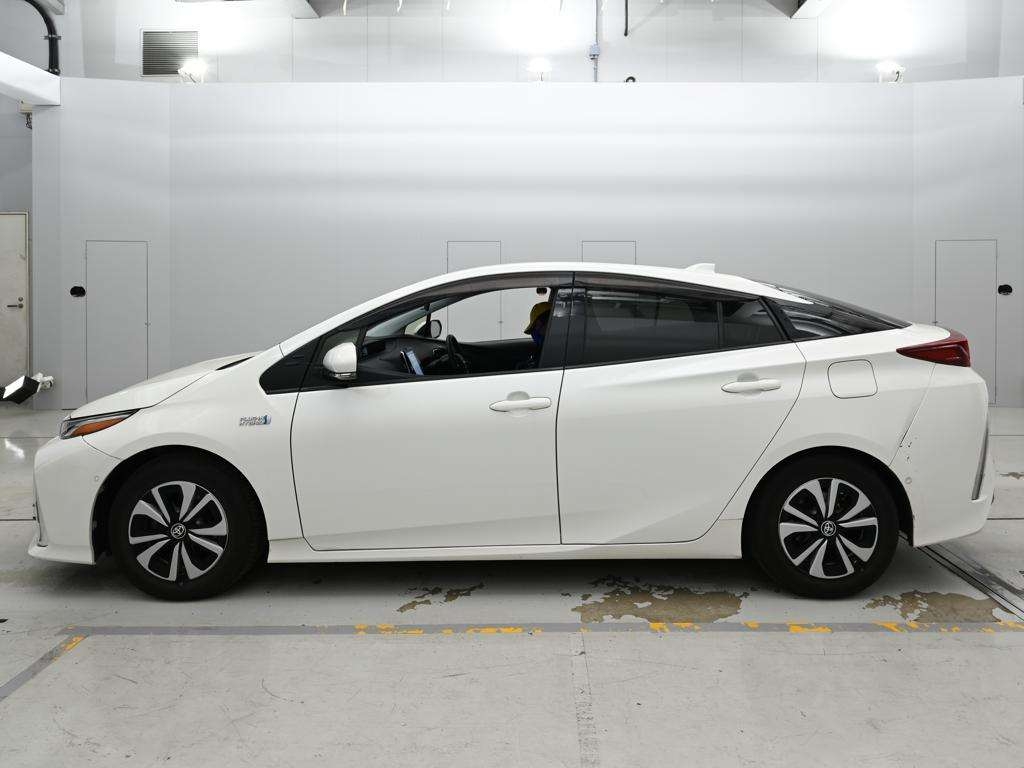TOYOTA PRIUS PHV