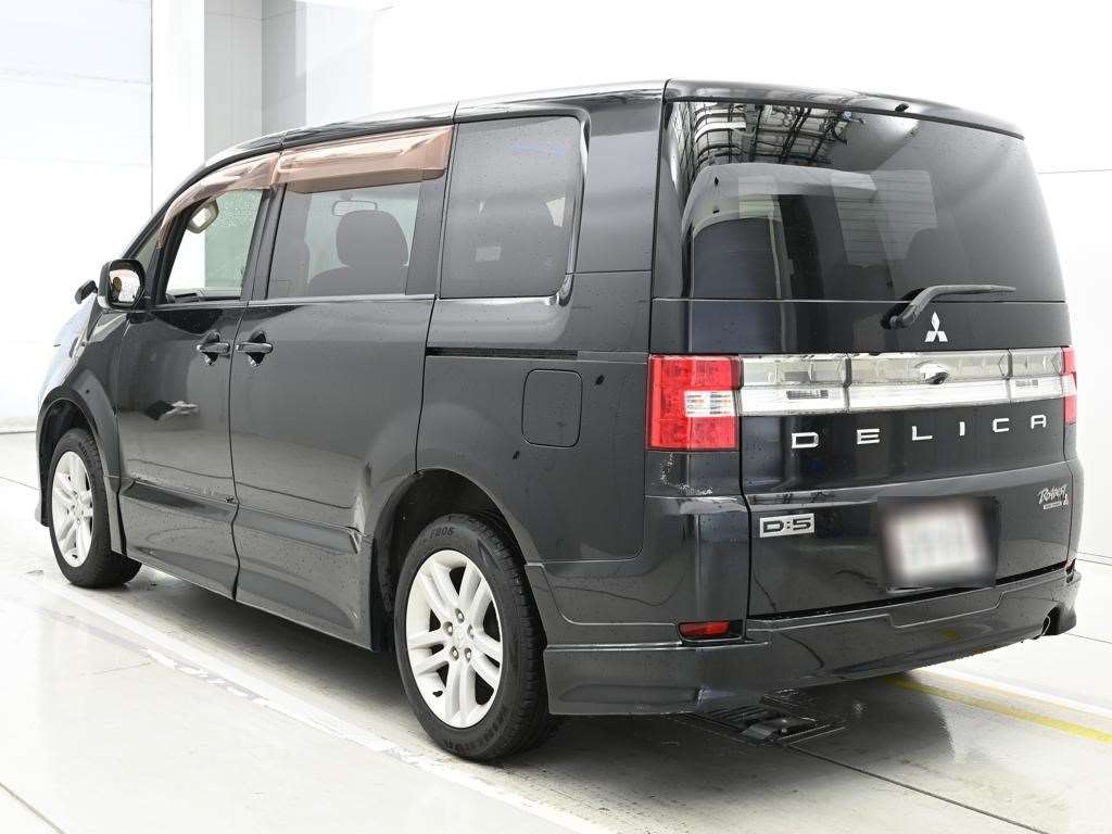 MITSUBISHI DELICA D:5